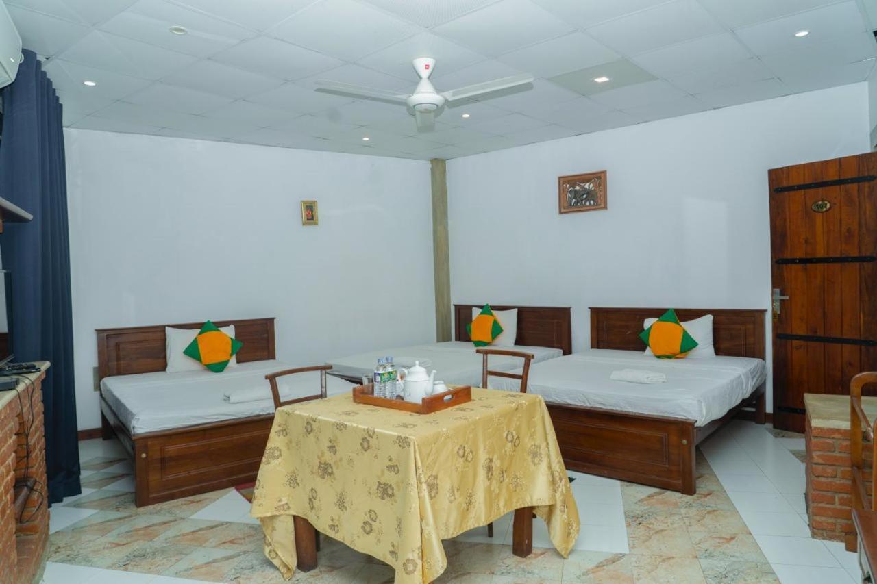 Elegance Range Resort Канди Екстериор снимка