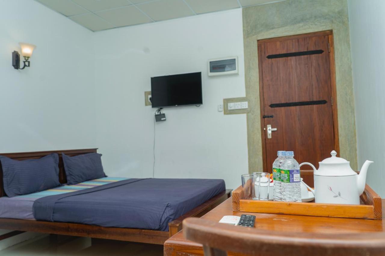 Elegance Range Resort Канди Екстериор снимка
