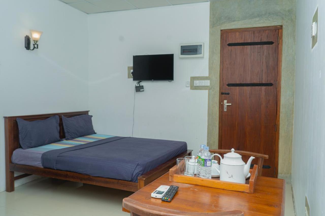 Elegance Range Resort Канди Екстериор снимка