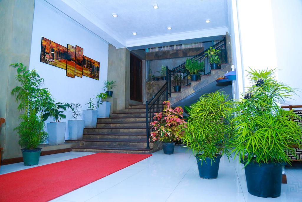 Elegance Range Resort Канди Екстериор снимка