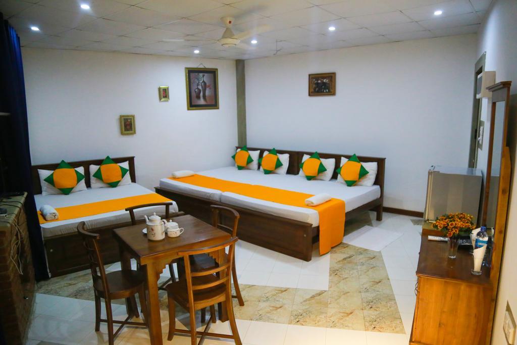 Elegance Range Resort Канди Екстериор снимка